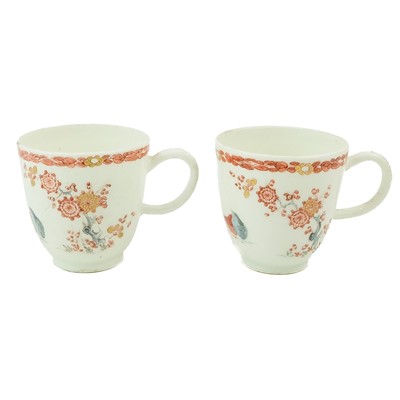 Lot 560 - A pair of Bow Kakiemon palette two Quail pattern coffee cups.