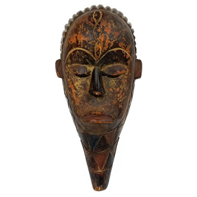 Lot 118 - An African tribal mask.