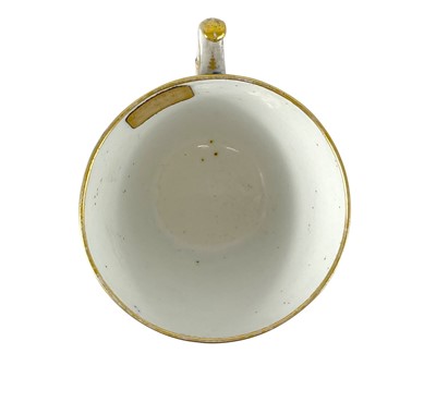 Lot 411 - A Worcester blue scale tea cup.