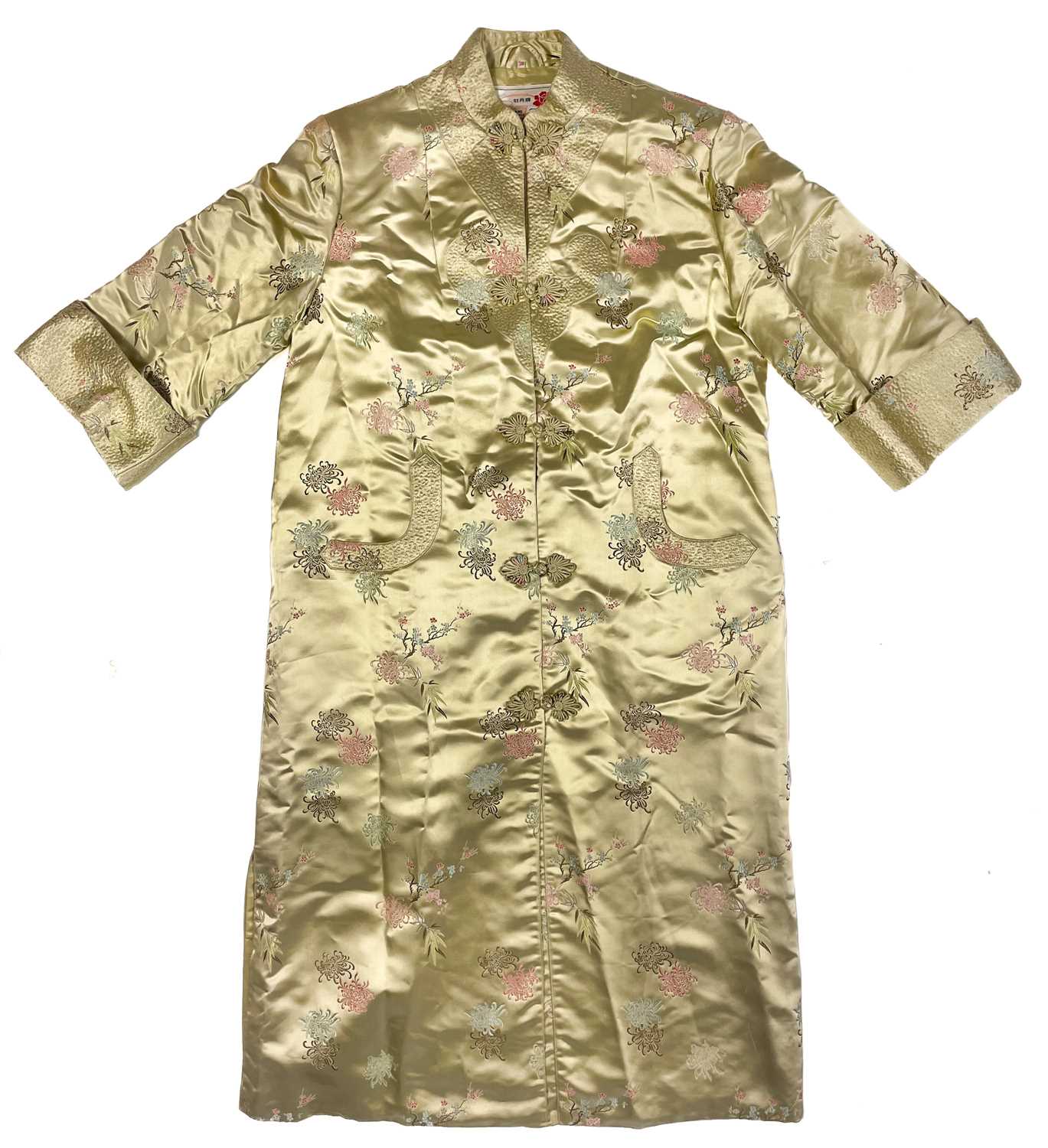 Lot 1350 A Chinese silk robe, earlymid 20th century.