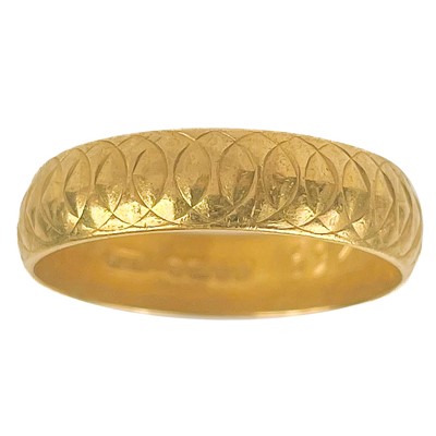 Lot 228 - A 22ct gold band ring.