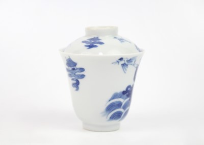Lot 25 - A set of Chinese blue and white porcelain cups, covers and stands, 18th century.