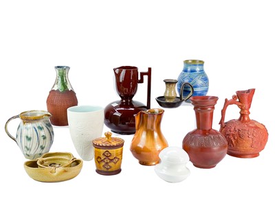 Lot 458 - A collection of studio pottery.