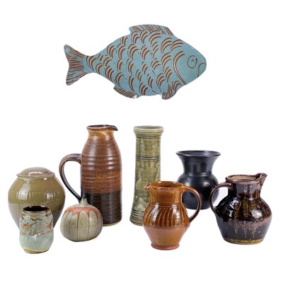 Lot 518 - A collection of studio pottery.