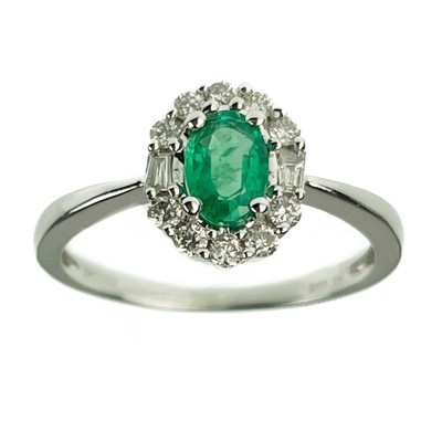 Lot 179 - An 18ct white gold certified emerald and diamond set cluster ring.