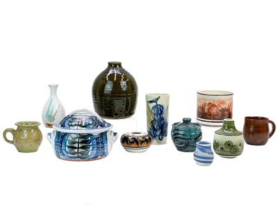 Lot 461 - A collection of studio pottery.