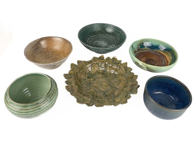 Lot 515 - A collection of studio pottery.