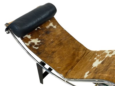 Lot 7 - A Le Corbusier style chaise longue.