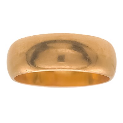 Lot 212 - A 22ct hallmarked band ring.