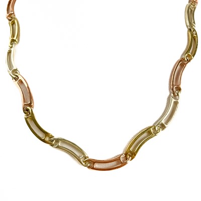 Lot 279 - A 9ct tri-colour gold open link necklace.