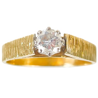 Lot 104 - An 18ct gold 0.30ct diamond solitaire ring.