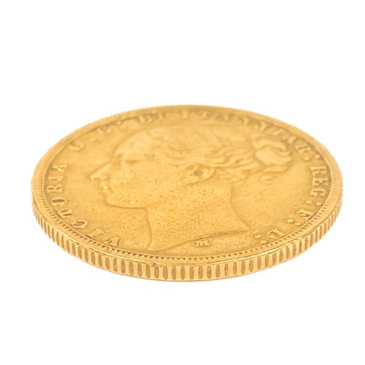 Lot 145 - A Victoria 1876 young head full sovereign gold coin.