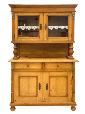 Lot 681 - A pine kitchen dresser.