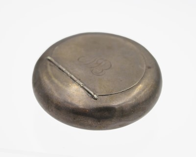 Lot 97 - A George V silver squeeze tobacco box by Charles S Green & Co.