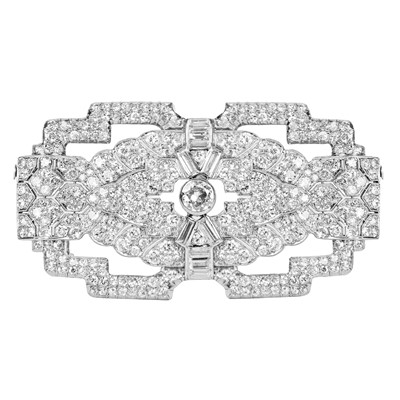 Lot 1 - An exquisite Art Deco platinum diamond set brooch.