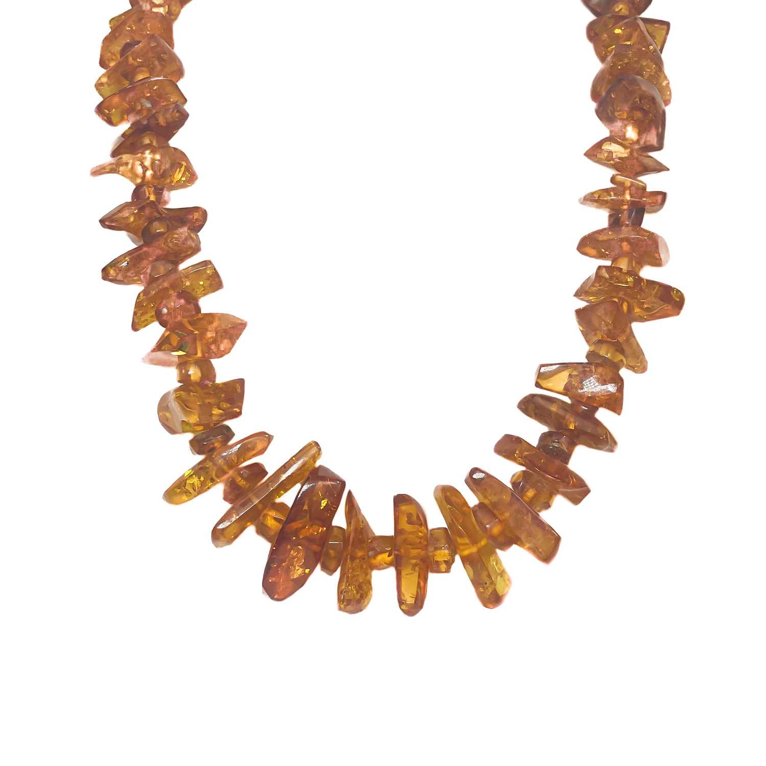 Lot 419 - An Amber irregular bead necklace.