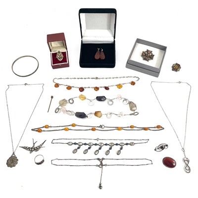 Lot 410 - A selection of silver and other costume jewellery.