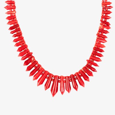 Lot 148 - A 19th century coral fringe necklace and