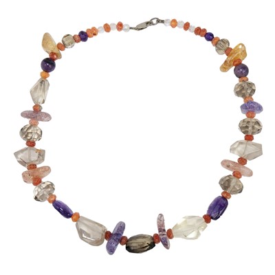 Lot 385 - A gemstone bead necklace.