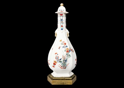 Lot 510 - A porcelain vase and cover