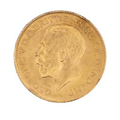 Lot 138 - A 1915 full sovereign gold coin.