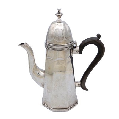 Lot 29 - An Edwardian silver coffee pot by George Nathan & Ridley Hayes.