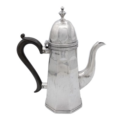 Lot 29 - An Edwardian silver coffee pot by George Nathan & Ridley Hayes.