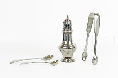 Lot 30 - A George V silver pedestal pepperette by S Blanckensee & Son Ltd.