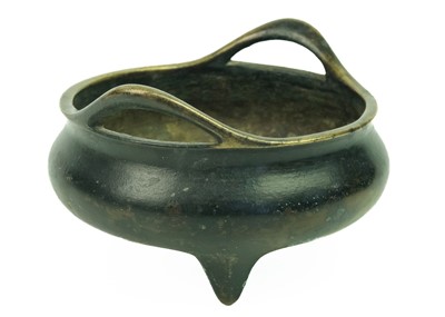 Lot 8 - A Chinese bronze censer, Qing Dynasty, 19th century.