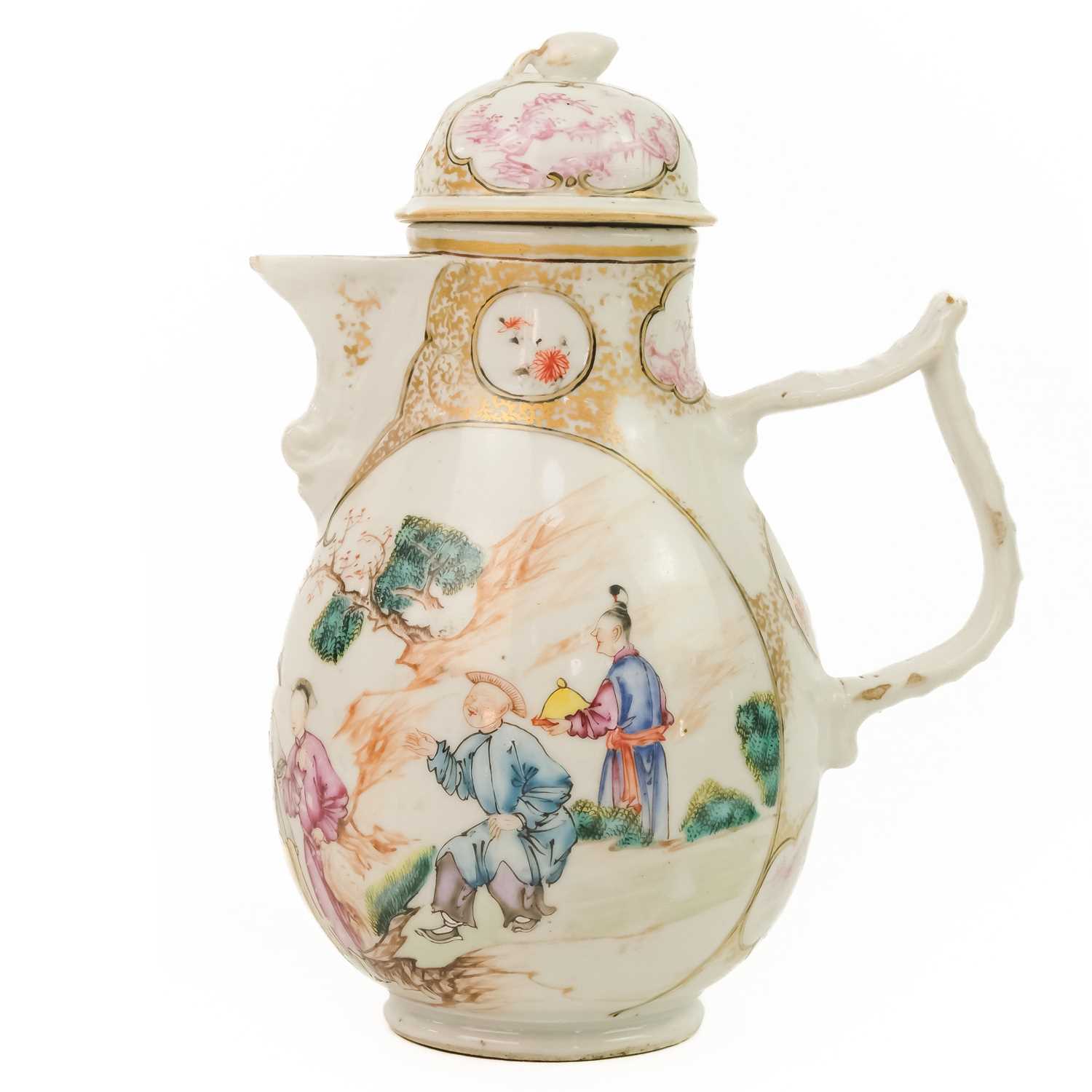 Lot 12 - A Chinese export porcelain coffee pot and cover, Qianlong period.