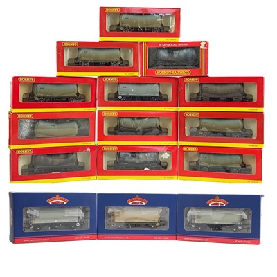 Lot 507 - Hornby / Bachmann boxed "OO" Tiger and PCA un-branded tank wagons (x15)