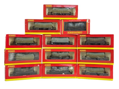 Lot 507 - Hornby / Bachmann boxed "OO" Tiger and PCA un-branded tank wagons (x15)