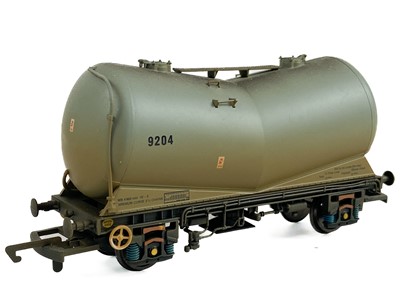 Lot 507 - Hornby / Bachmann boxed "OO" Tiger and PCA un-branded tank wagons (x15)