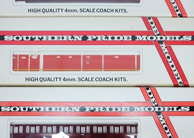 Lot 511 - "OO" gauge Southern Pride, Westdale etc un-made and part made coach kits (x16)