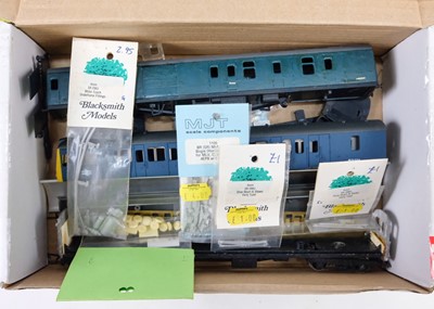 Lot 511 - "OO" gauge Southern Pride, Westdale etc un-made and part made coach kits (x16)