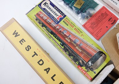 Lot 511 - "OO" gauge Southern Pride, Westdale etc un-made and part made coach kits (x16)