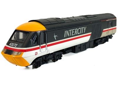 Lot 517 - "OO" Lima HST "Swallow" livery 3 un-motorised 125 power cars plus 9 compatible carriages (total 12)