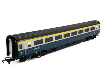 Lot 521 - Hornby "OO" Intercity 125 "40th Year of Service 1976 - 2016" pack plus 7 compatible carriages