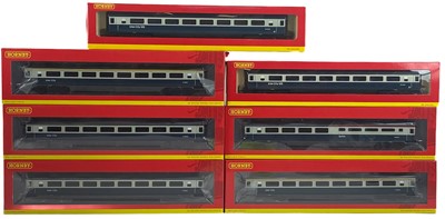 Lot 521 - Hornby "OO" Intercity 125 "40th Year of Service 1976 - 2016" pack plus 7 compatible carriages