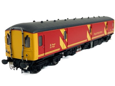 Lot 534 - Heljan Class 128 later livery Royal Mail letters vans (x2)