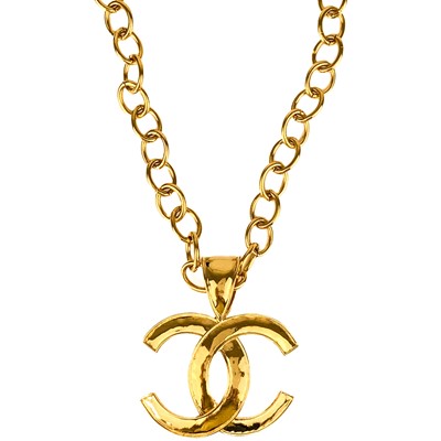 Lot 457 - A Chanel 24ct gold-plated large CC pendant necklace, circa 1994.