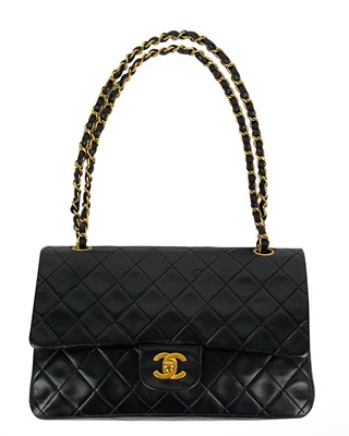 Lot 400 - A Chanel classic double flap midi handbag, circa 1994-96.