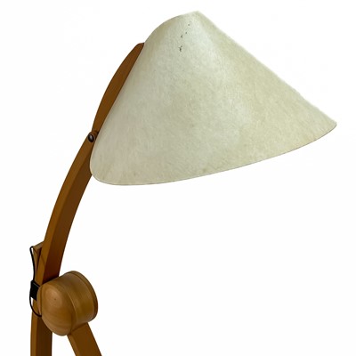 Lot 11 - Mario Vivaldi for Domus Pollo adjustable beech floor lamp.