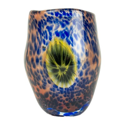 Lot 408 - An art glass vase by Lesley Clarke