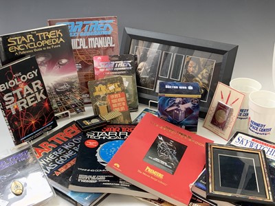 Lot 760 - Star Trek, Sci-Fi & Other Space Collectables -...