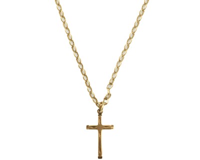 Lot 32 - A 9ct cross pendant necklace.