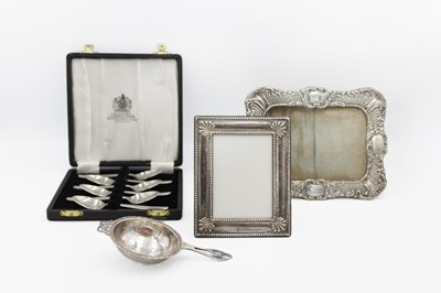 Lot 83 - A silver photo frame by William Neale.