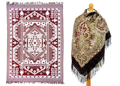 Lot 107 - A 20th century paisley shawl.