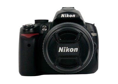 Lot 319 - A Nikon D5000 fitted with a Nikon DX AF-S Nikkor ED 18-55mm lens.
