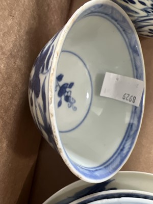Lot 27 - Six Chinese blue and white porcelain dishes, 18th/19th century.